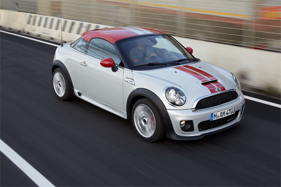 Цена купэ Mini Cooper в России – от 875 тыс. руб