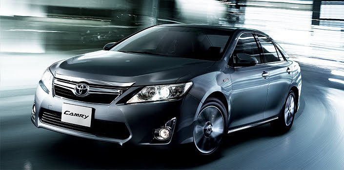 2012 Toyota Camry для Японии – другая внешность, только гибрид