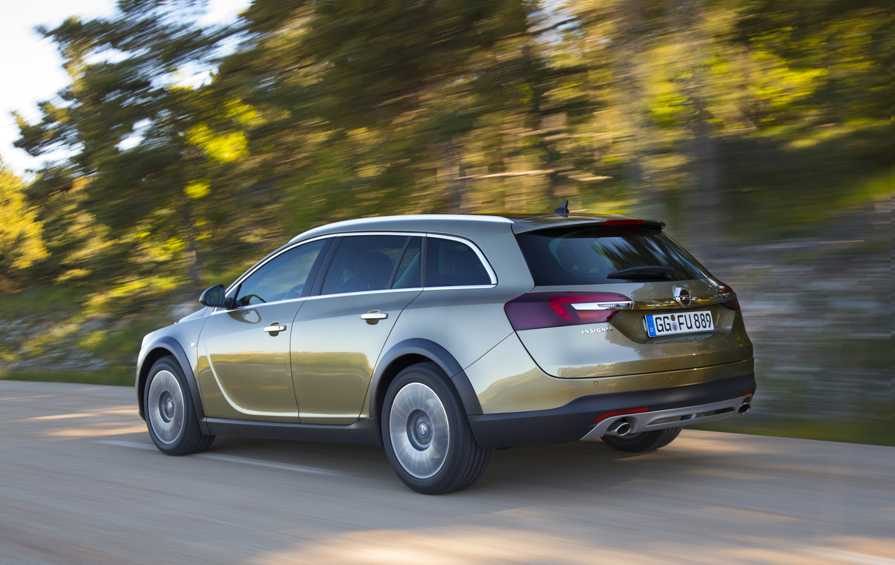 opel insignia country tourer 
