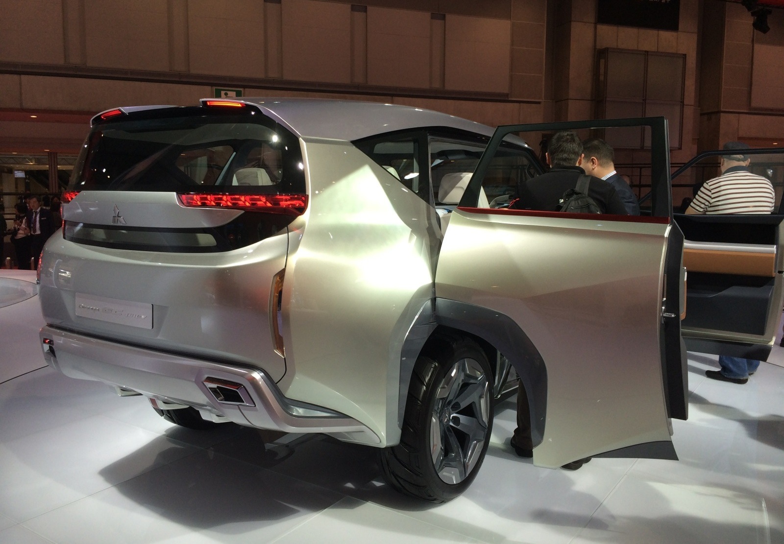 Mitsubishi XP PHEV Evolution Vision Concept